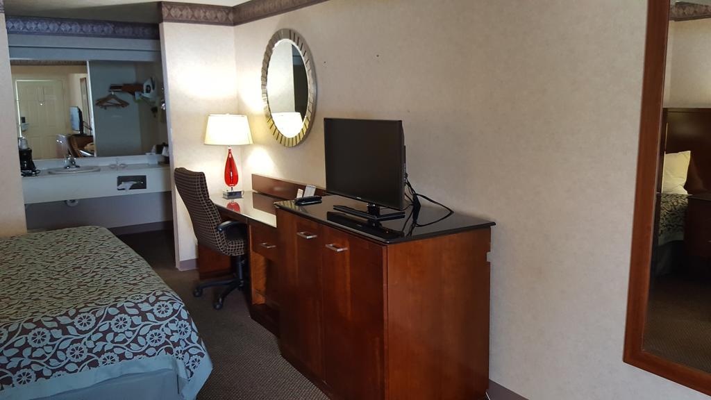Days Inn By Wyndham Morristown Kültér fotó